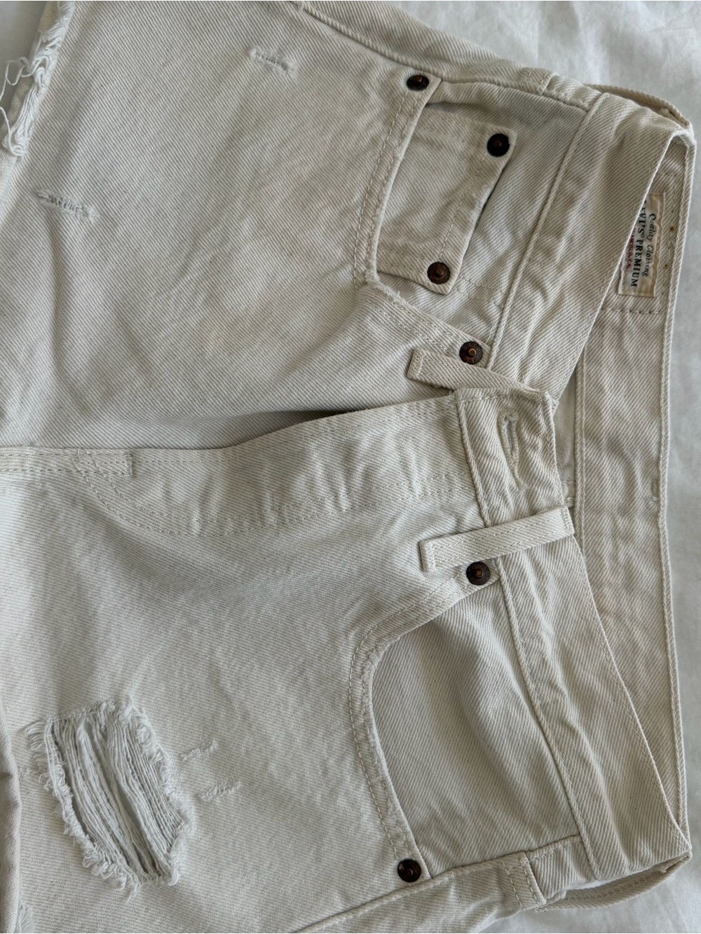 Levi's Cream Canvas Casual Shorts with Branded Patch